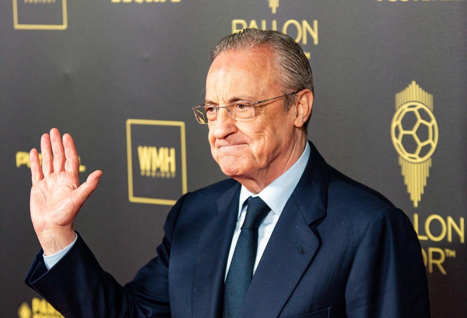 El gesto que complica el fichaje por el Madrid de uno de los deseos de Florentino Pérez El gesto que complica el fichaje por el Madrid de uno de los deseos de Florentino Pérez