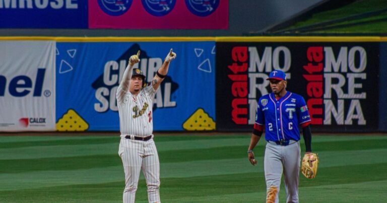¡A puro batazo! Leones del Caracas venció a Tiburones en el Universitario (Finalizado)