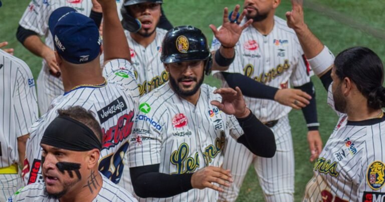 Leones del Caracas se mantiene al acecho del cuarto lugar tras superar a Tiburones en el Universitario