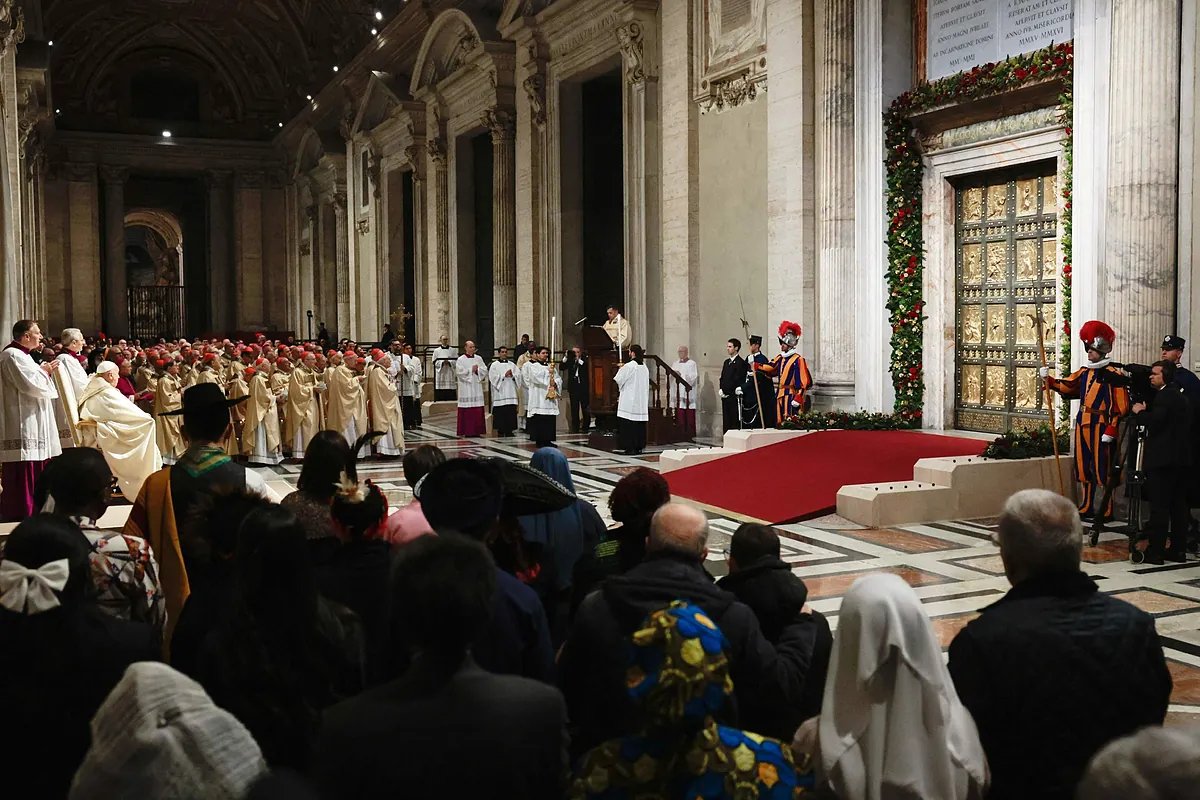El Papa Francisco abre la Puerta Santa del Jubileo de la esperanza