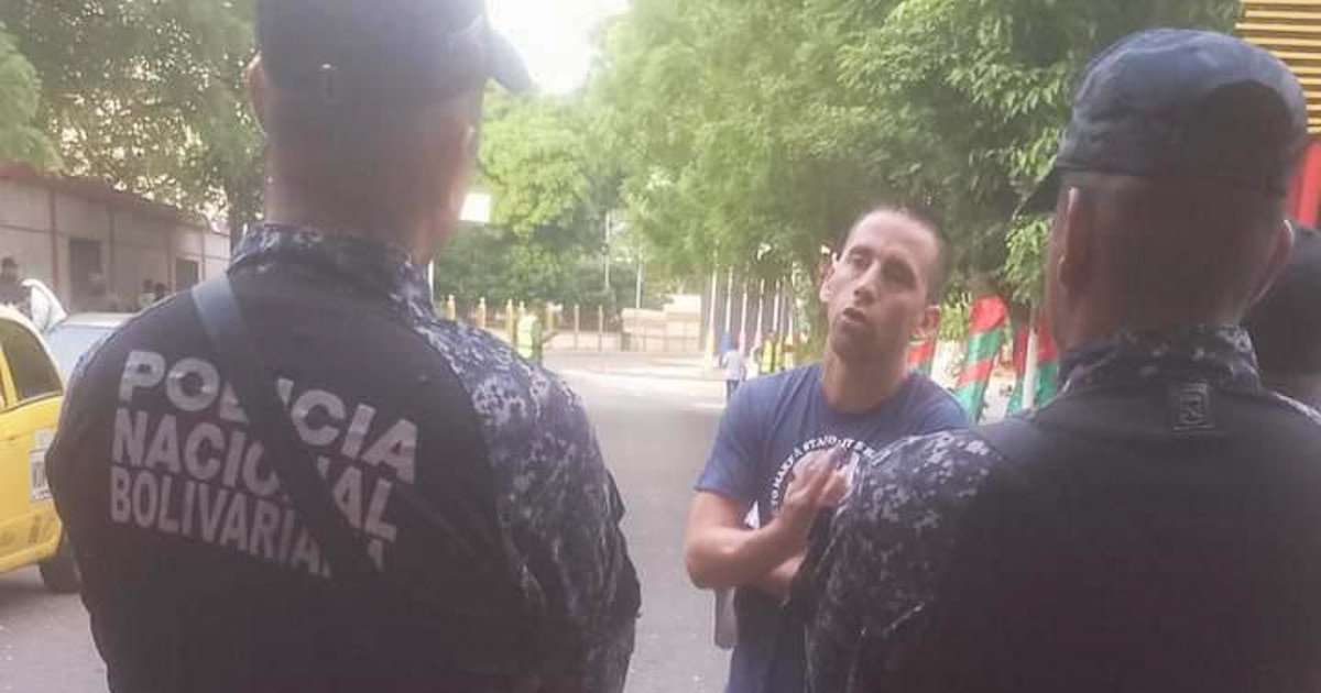 La Argentina exigió la inmediata liberación del gendarme secuestrado en Venezuela y que termine el hostigamiento a su Embajada La Argentina exigió la inmediata liberación del gendarme secuestrado en Venezuela y que termine el hostigamiento a su Embajada