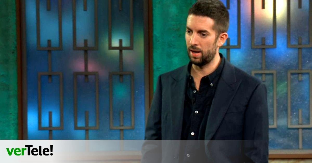 ‘La Revuelta’ suspende su especial para Navidad en TVE “por respeto a Raphael” tras su percance en la grabación ‘La Revuelta’ suspende su especial para Navidad en TVE “por respeto a Raphael” tras su percance en la grabación