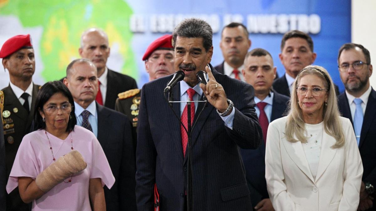 Venezuela califica como ‘nuevo crimen de agresión’ las sanciones de Estados Unidos a 16 funcionarios cercanos a Nicolás Maduro Venezuela califica como ‘nuevo crimen de agresión’ las sanciones de Estados Unidos a 16 funcionarios cercanos a Nicolás Maduro