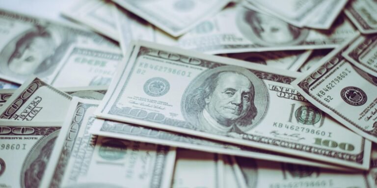 Los bancos y cajeros automáticos no aceptan estos billetes de 100 dólares por una importante razón