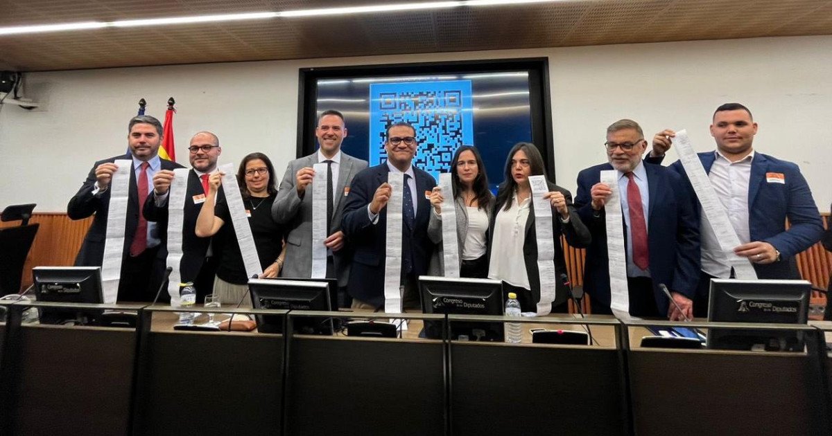Las actas de escrutinio que demuestran el fraude de Maduro en Venezuela llegan al Congreso de los Diputados Las actas de escrutinio que demuestran el fraude de Maduro en Venezuela llegan al Congreso de los Diputados