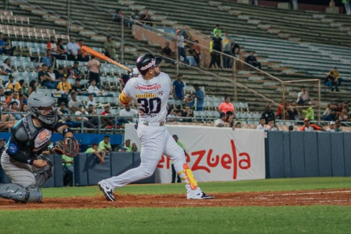 Ángel Reyes vuelve a sacar la cara y su ofensiva es vital para las Águilas Ángel Reyes vuelve a sacar la cara y su ofensiva es vital para las Águilas