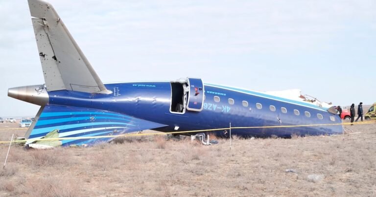 La OTAN reclamó una “investigación completa” sobre la caída del avión en Kazajistán