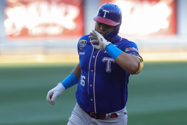 Tiburones volvió a derrotar a Leones y forzó el juego extra