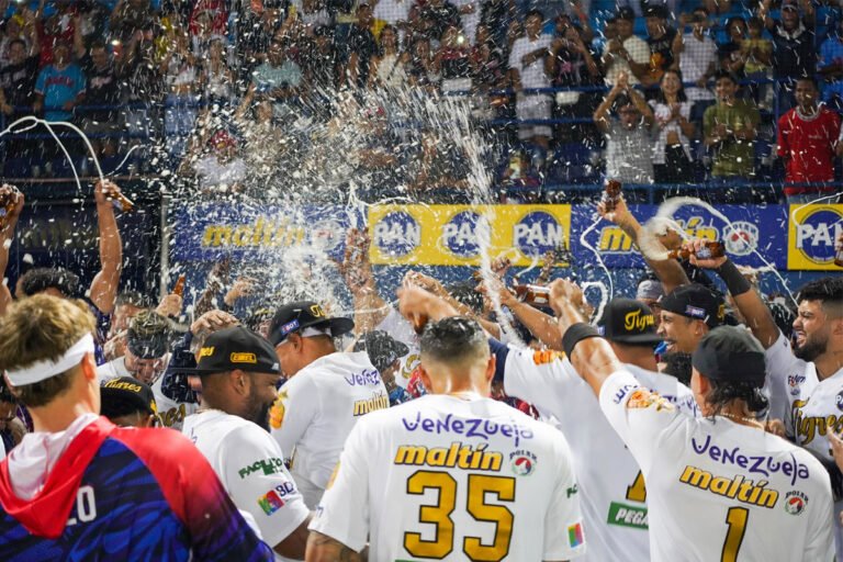Tigres atacó sin piedad a Leones y avanzó al Round Robin