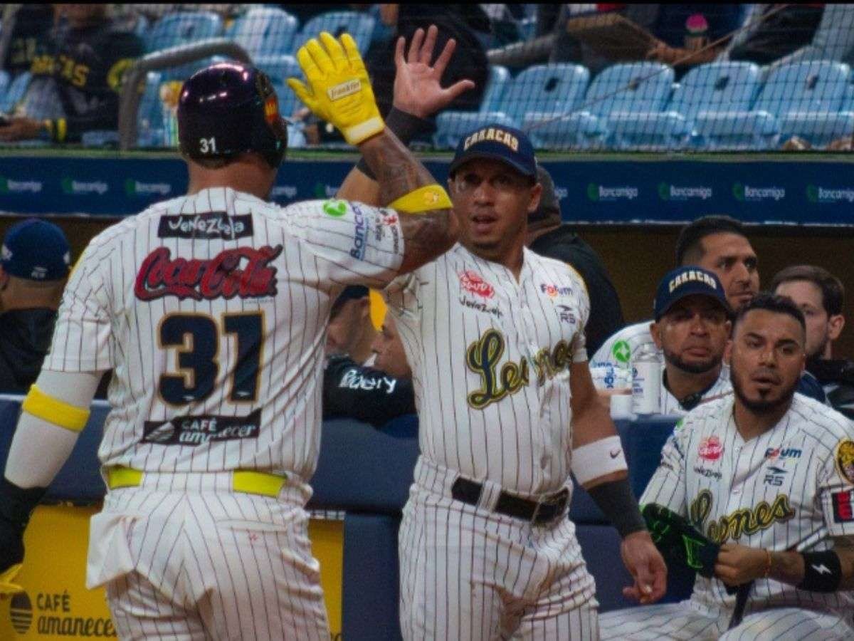 Tres equipos en busca del comodín Tres equipos en busca del comodín