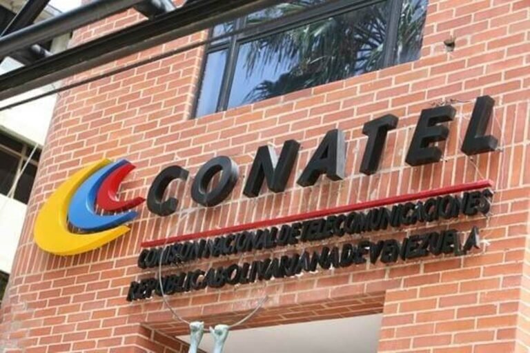 Conatel anuncia oferta pública del espectro radioeléctrico