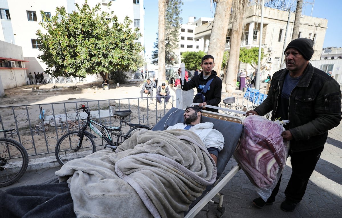 Conflicto en Oriente Próximo, en directo | Israel libera a unos 400 detenidos en el hospital Kamal Adwan y emprende una ofensiva en Beit Hanun | Internacional