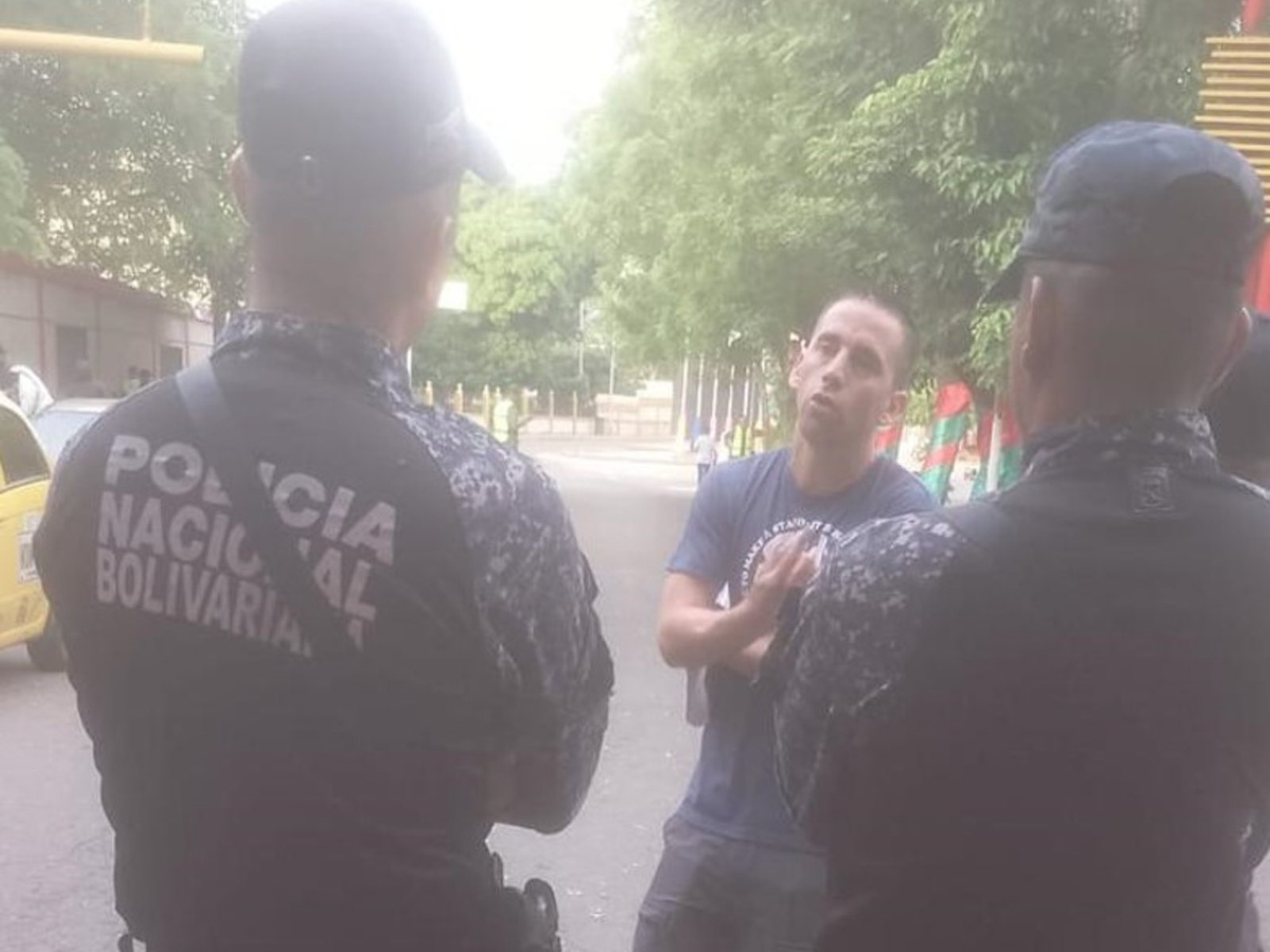 Ahora el régimen de Maduro asegura que el gendarme detenido en Venezuela tenía un plan para sacar a los opositores que están en la embajada argentina Ahora el régimen de Maduro asegura que el gendarme detenido en Venezuela tenía un plan para sacar a los opositores que están en la embajada argentina