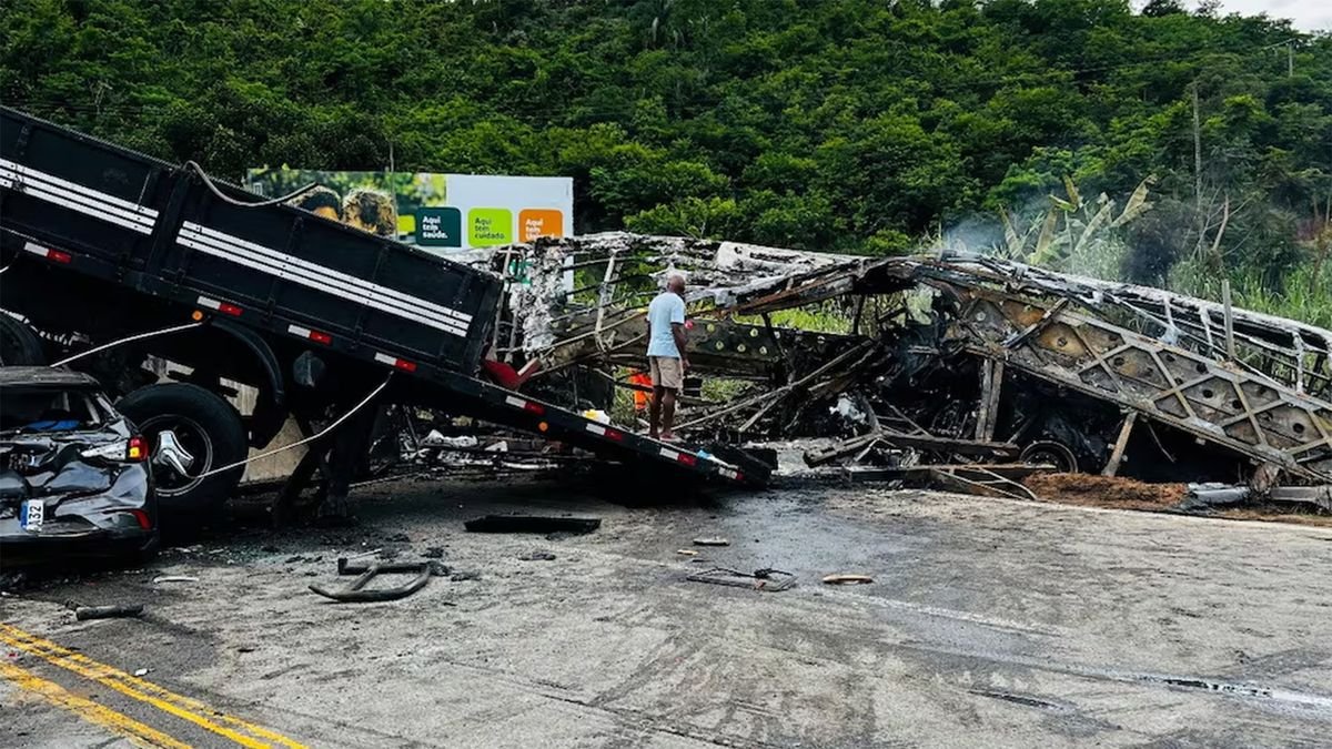 los videos más estremecedores del accidente vial que dejó 38 muertos los videos más estremecedores del accidente vial que dejó 38 muertos
