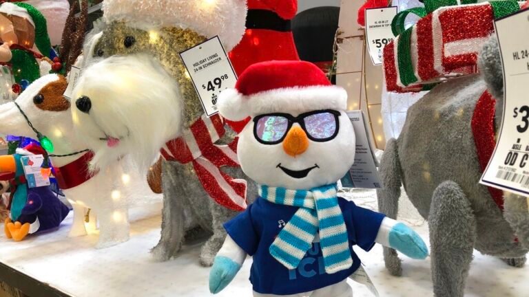 Dónde y hasta qué hora puedes hacer tus compra navideñas de última hora | Noticias Univision Estados Unidos