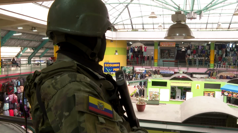 Las Fuerzas Armadas de Ecuador ponen bajo custodia a 16 militares investigados por desaparición de 4 menores en Guayaquil