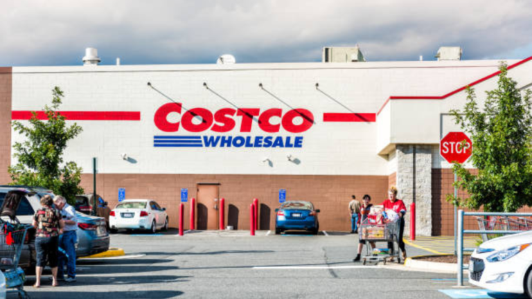 Costco retira un popular servicio de todas sus tiendas y los clientes estallan de ira