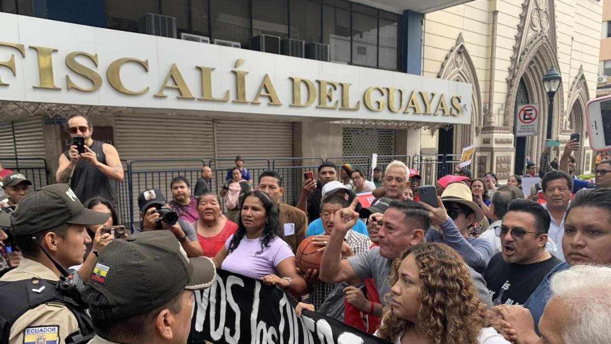 ‘¿Dónde están los cuatro?’, el clamor por la desaparición de unos menores a manos de uniformados ‘¿Dónde están los cuatro?’, el clamor por la desaparición de unos menores a manos de uniformados