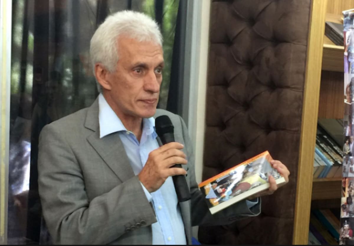 Uno de los opositores venezolanos asilados salió de la embajada argentina para entregarse a las autoridades chavistas