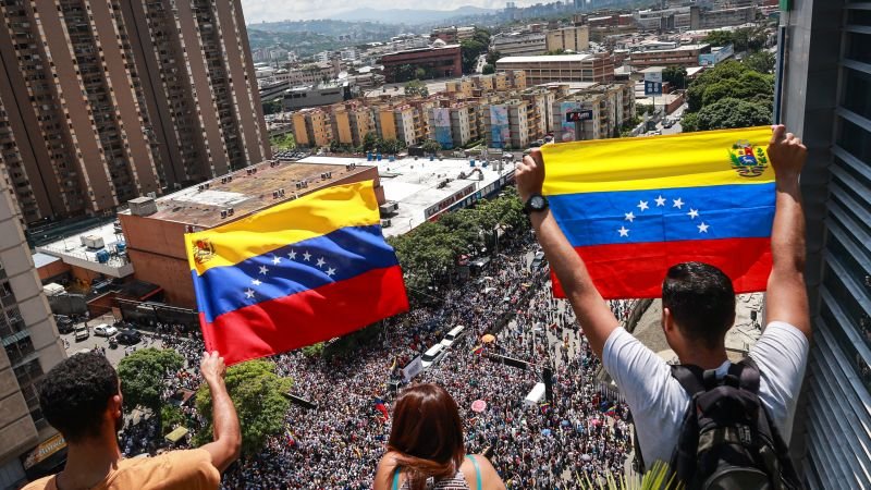 Fiscalía de Venezuela dice que suman 733 excarcelaciones tras protestas poselectorales; Foro Penal registra solo 155 Fiscalía de Venezuela dice que suman 733 excarcelaciones tras protestas poselectorales; Foro Penal registra solo 155
