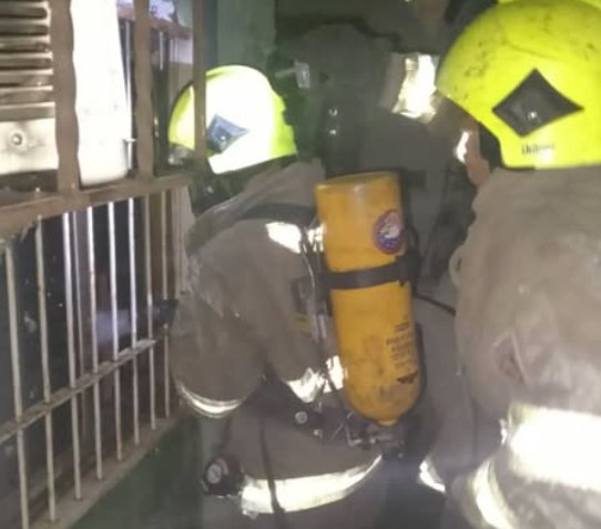 Bomberos de Caroní atendió dos incendios de residencias en víspera de Navidad Bomberos de Caroní atendió dos incendios de residencias en víspera de Navidad