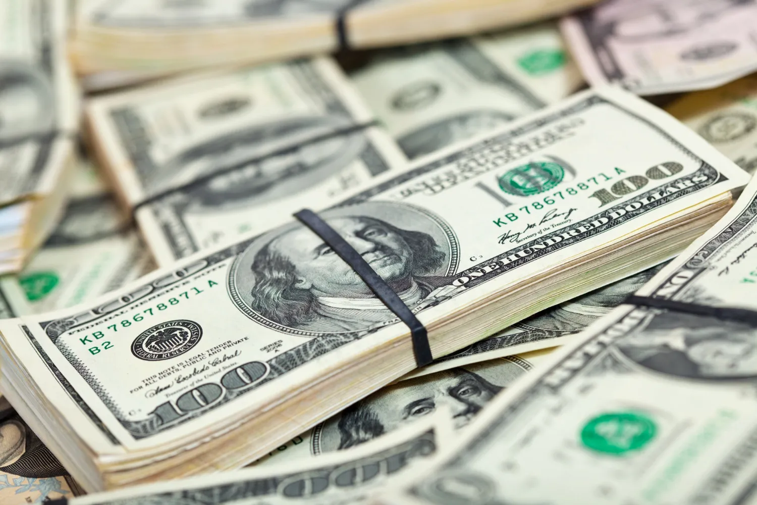 El dólar se cambia este martes para la venta a 60.98 pesos El dólar se cambia este martes para la venta a 60.98 pesos