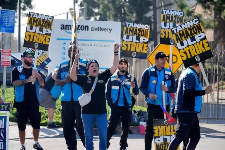 La Jornada – Trabajadores de Amazon y Starbucks realizan huelgas en EU