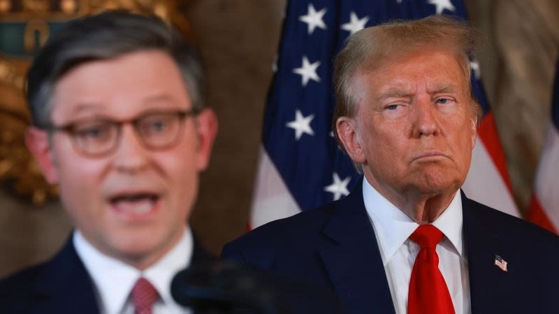 24 horas que dejaron al descubierto una división entre Trump y Johnson y lanzaron al Gobierno hacia un cierre 24 horas que dejaron al descubierto una división entre Trump y Johnson y lanzaron al Gobierno hacia un cierre