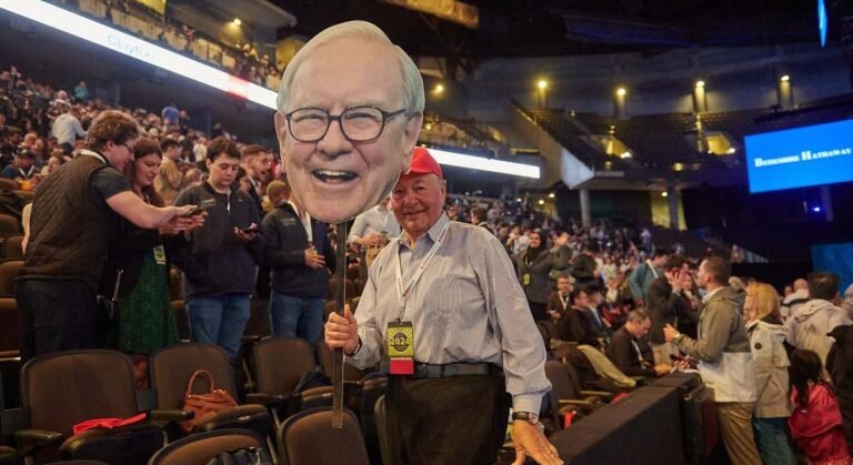 su conglomerado Berkshire Hathaway batió a Wall Street en 2024 anotándose su noveno año consecutivo en positivo