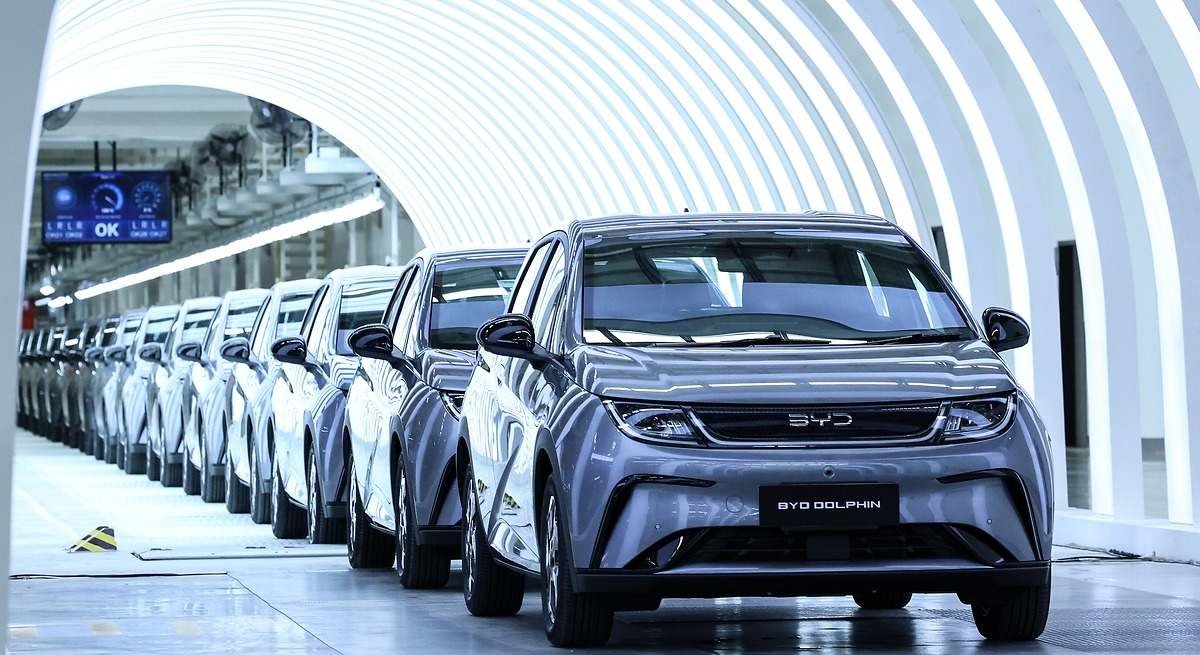 El juego del calamar se desata en el motor chino y Pekín aguarda al nuevo titán de los coches eléctricos