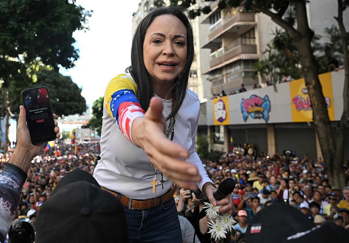 Trump reclama que María Corina Machado y "el presidente electo" Edmundo González deben seguir "seguros y vivos"