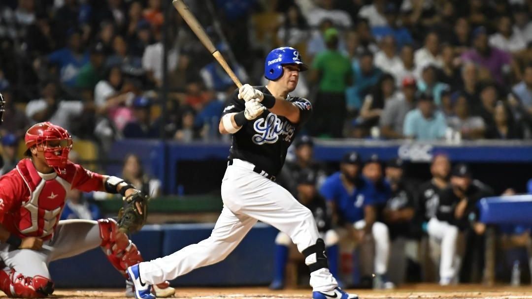 Licey vence en maratón a Escogido y toma delantera en Serie Final en LiDom Licey vence en maratón a Escogido y toma delantera en Serie Final en LiDom