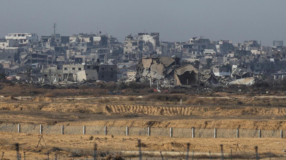 El ejército de Israel ataca más de 100 blancos en Gaza causando cerca de 200 muertos palestinos El ejército de Israel ataca más de 100 blancos en Gaza causando cerca de 200 muertos palestinos