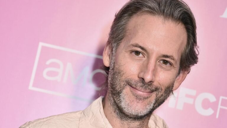 Muere a los 47 años Jeff Baena, director de cine y marido de Aubrey Plaza