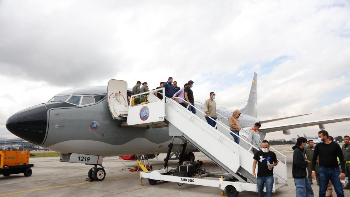 ¿El gobierno de Colombia seguirá enviando vuelos para repatriar connacionales desde EE.UU.? ¿El gobierno de Colombia seguirá enviando vuelos para repatriar connacionales desde EE.UU.?