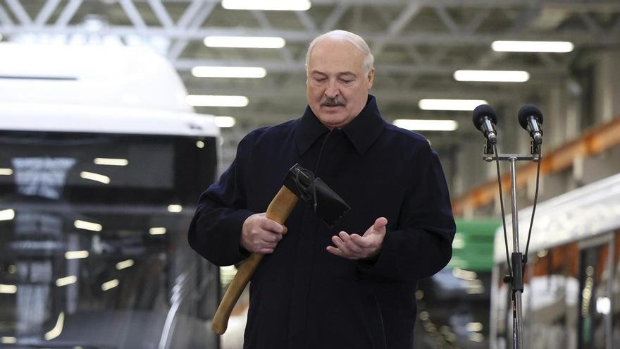 Aleksander Lukashenko, el émulo y títere de Putin con tres décadas en el poder sobre sus espaldas Aleksander Lukashenko, el émulo y títere de Putin con tres décadas en el poder sobre sus espaldas