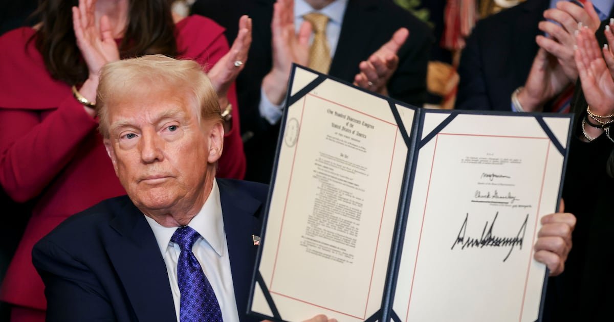 Donald Trump recluirá a los ‘peores migrantes’ en la base de Guantánamo – El Financiero Donald Trump recluirá a los ‘peores migrantes’ en la base de Guantánamo – El Financiero