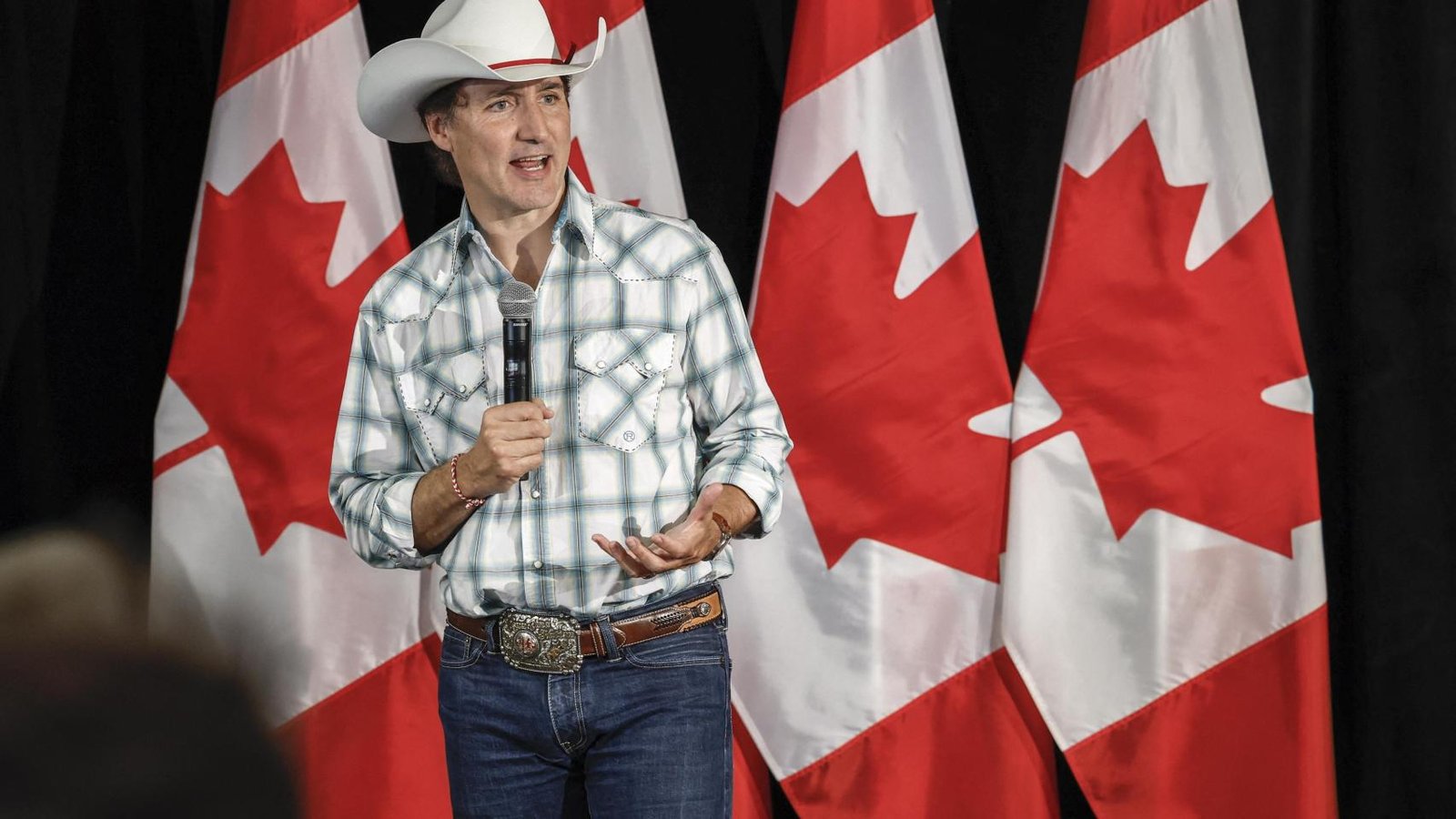Justin Trudeau pone fin a nueve años de política espectáculo entre el acoso de las encuestas y la mano al cuello de Trump Justin Trudeau pone fin a nueve años de política espectáculo entre el acoso de las encuestas y la mano al cuello de Trump