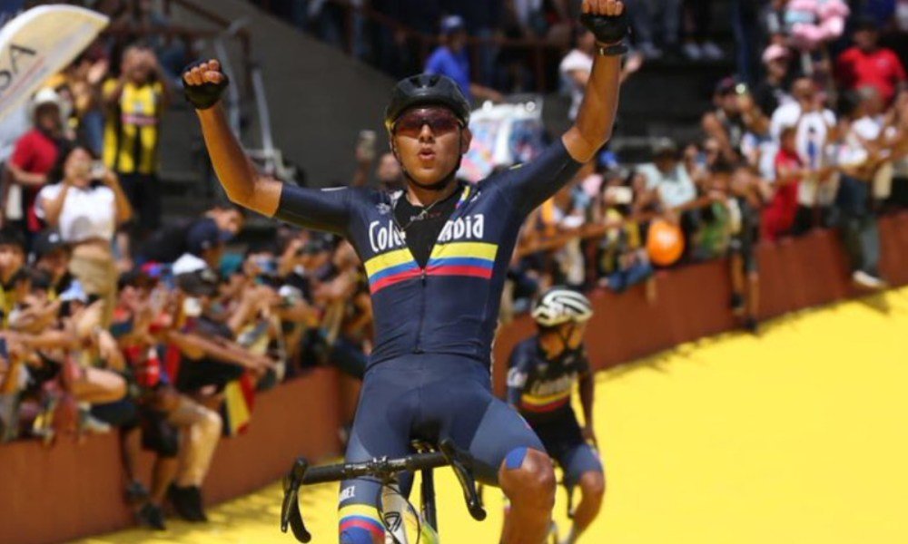 Brandon Vega 1° y Jefferson Ruiz 2° en San Cristóbal; Eduin Becerra nuevo campeón – Revista Mundo Ciclístico Brandon Vega 1° y Jefferson Ruiz 2° en San Cristóbal; Eduin Becerra nuevo campeón – Revista Mundo Ciclístico