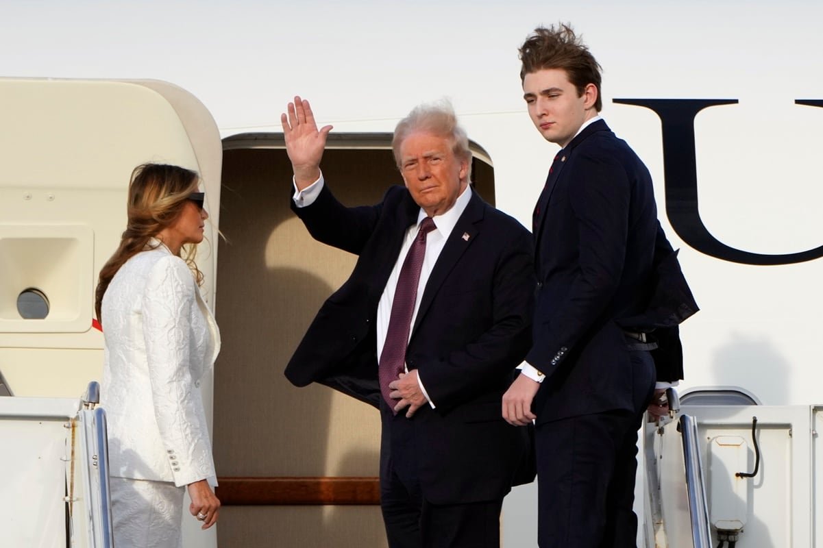 Donald Trump, rumbo a Washington; Melania y su hijo Barron lo acompañan Donald Trump, rumbo a Washington; Melania y su hijo Barron lo acompañan