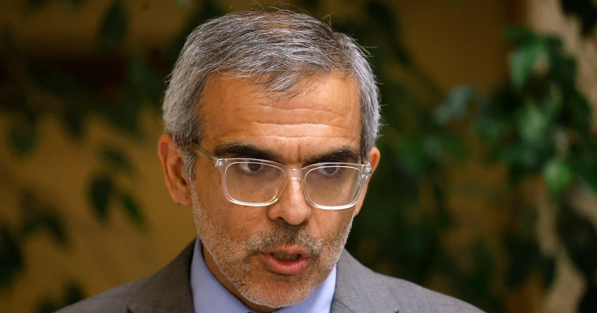 Cordero considera “plausible” tesis de la Fiscalía sobre caso Ojeda, pero llama a adoptar decisiones diplomáticas cuando haya más antecedentes Cordero considera “plausible” tesis de la Fiscalía sobre caso Ojeda, pero llama a adoptar decisiones diplomáticas cuando haya más antecedentes