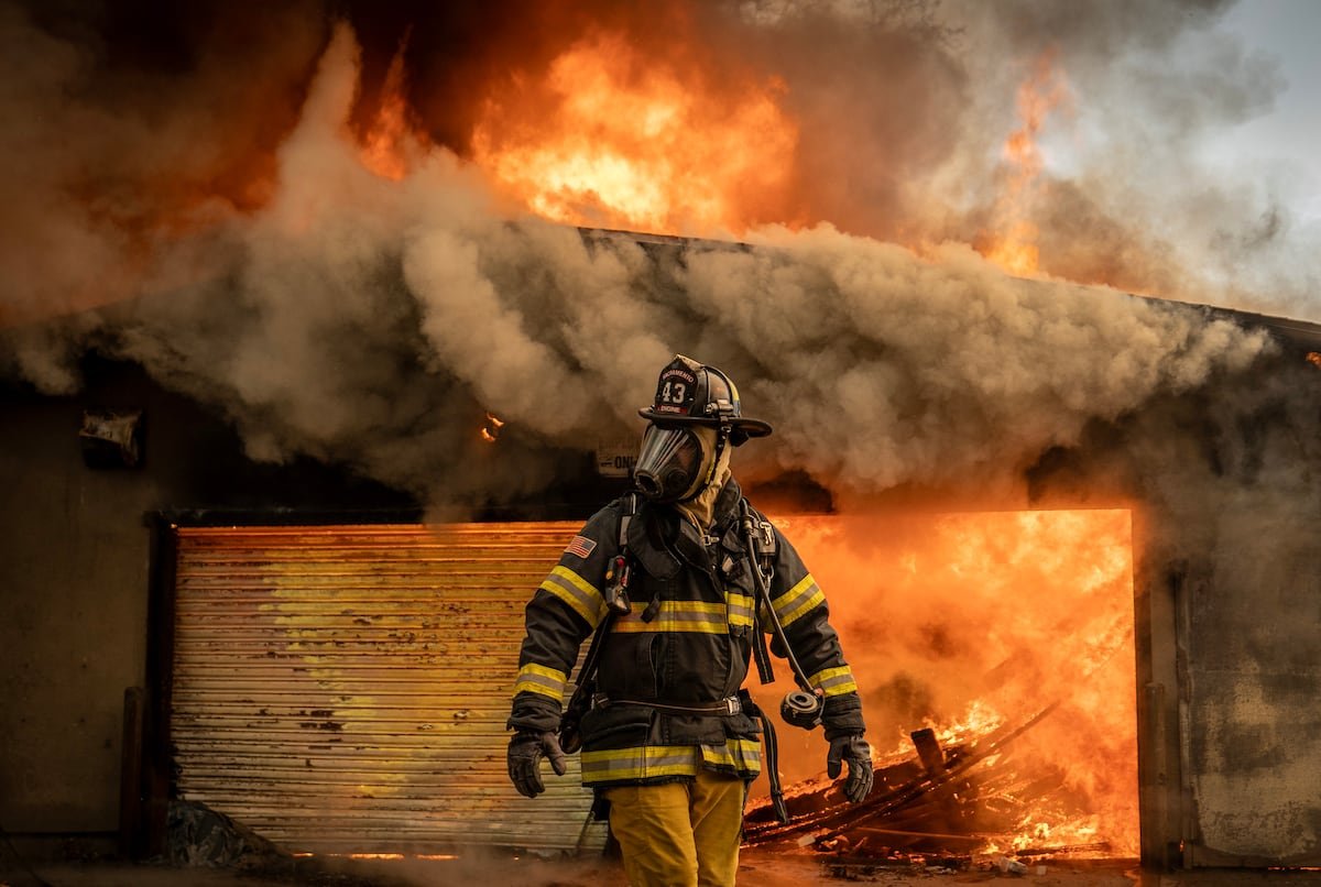 Incendios en California, en vivo | Asciende a 10 la cifra de muertos por los incendios en Los Ángeles