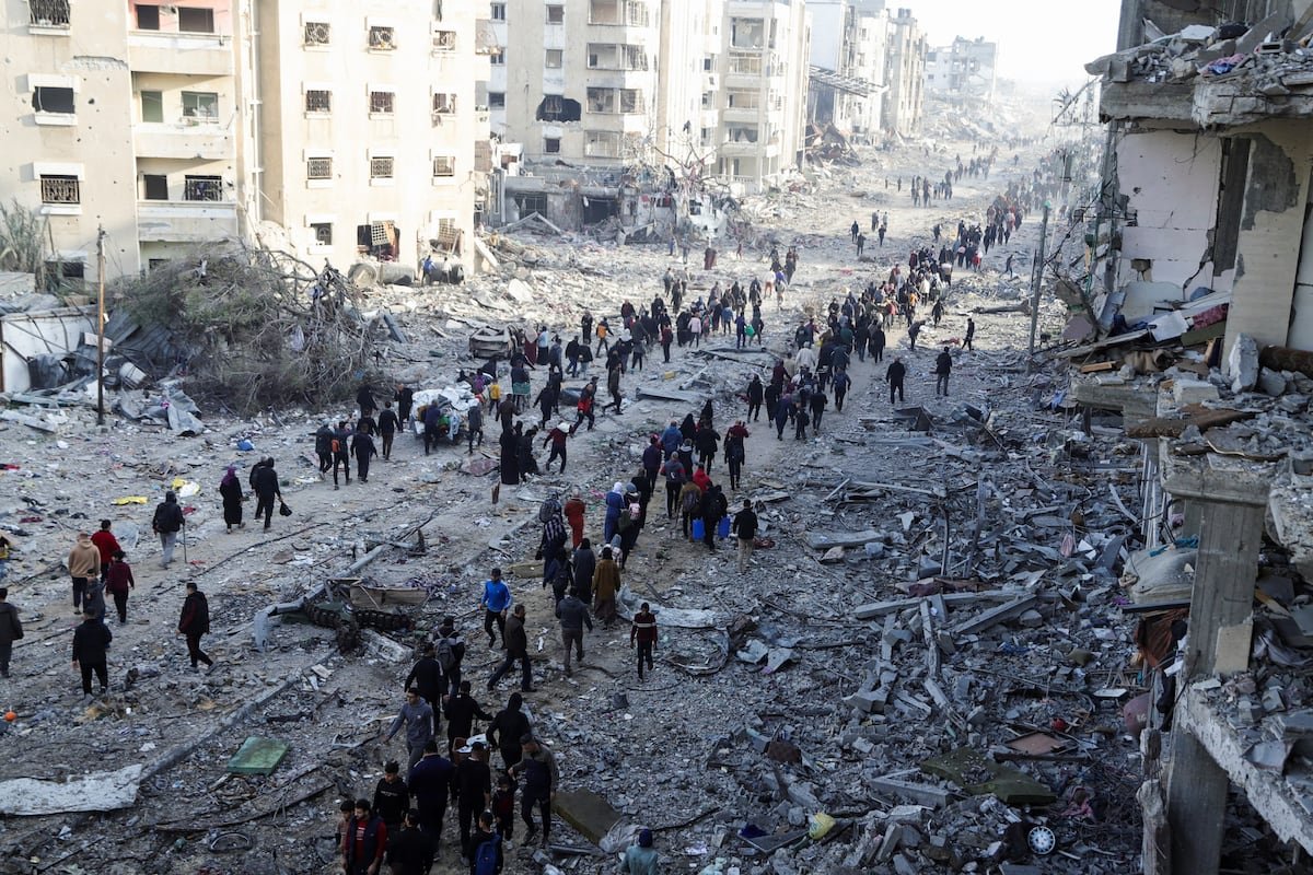 Miles de personas salen a las calles de Gaza a celebrar el alto el fuego mientras Israel espera a sus rehenes | Internacional