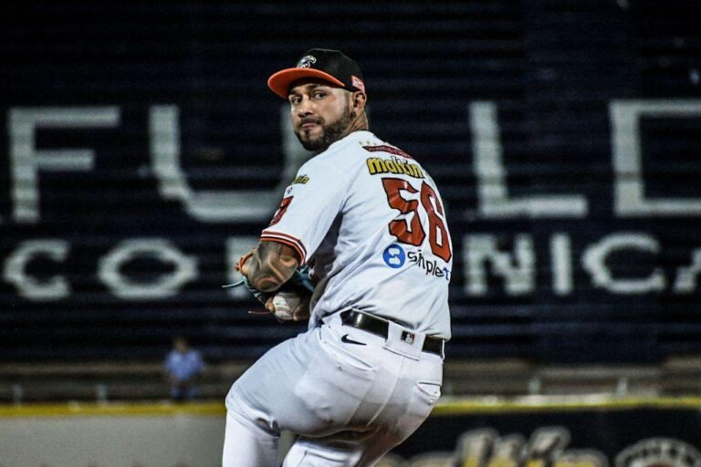Silvino Bracho alcanza marca histórica de salvados en playoffs