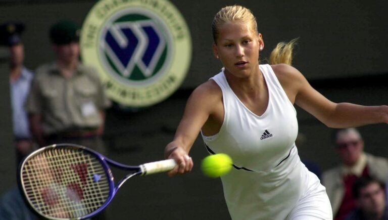 Anna Kournikova, en silla de ruedas