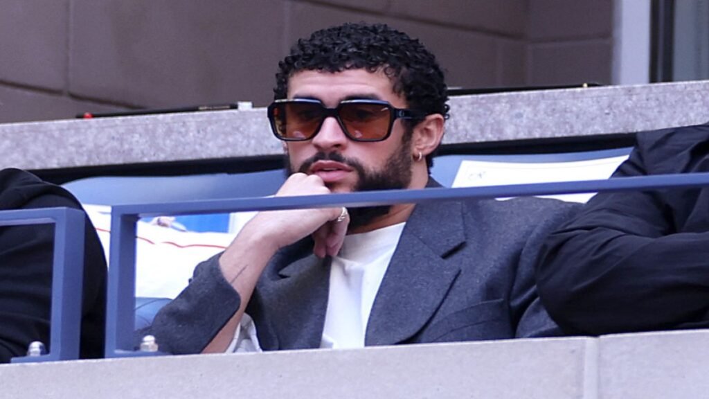 ¿Tiene nueva chamba? Bad Bunny debuta como presentador y reportero de noticias ¿Tiene nueva chamba? Bad Bunny debuta como presentador y reportero de noticias
