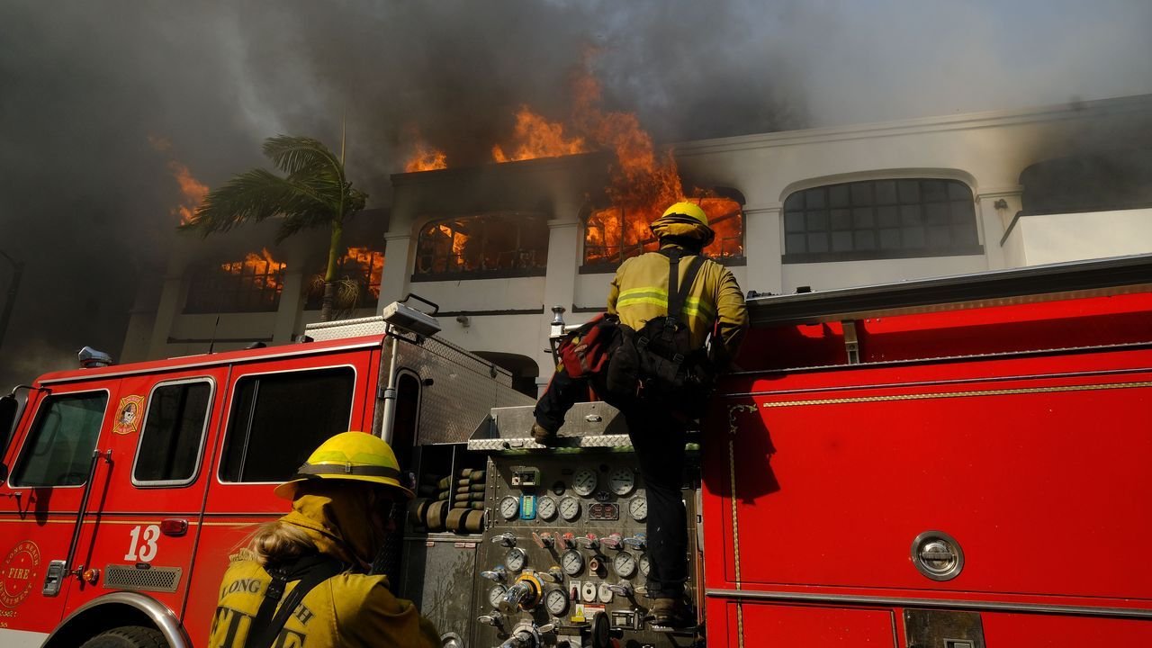 pocos bomberos y bocas de incendio sin agua pocos bomberos y bocas de incendio sin agua