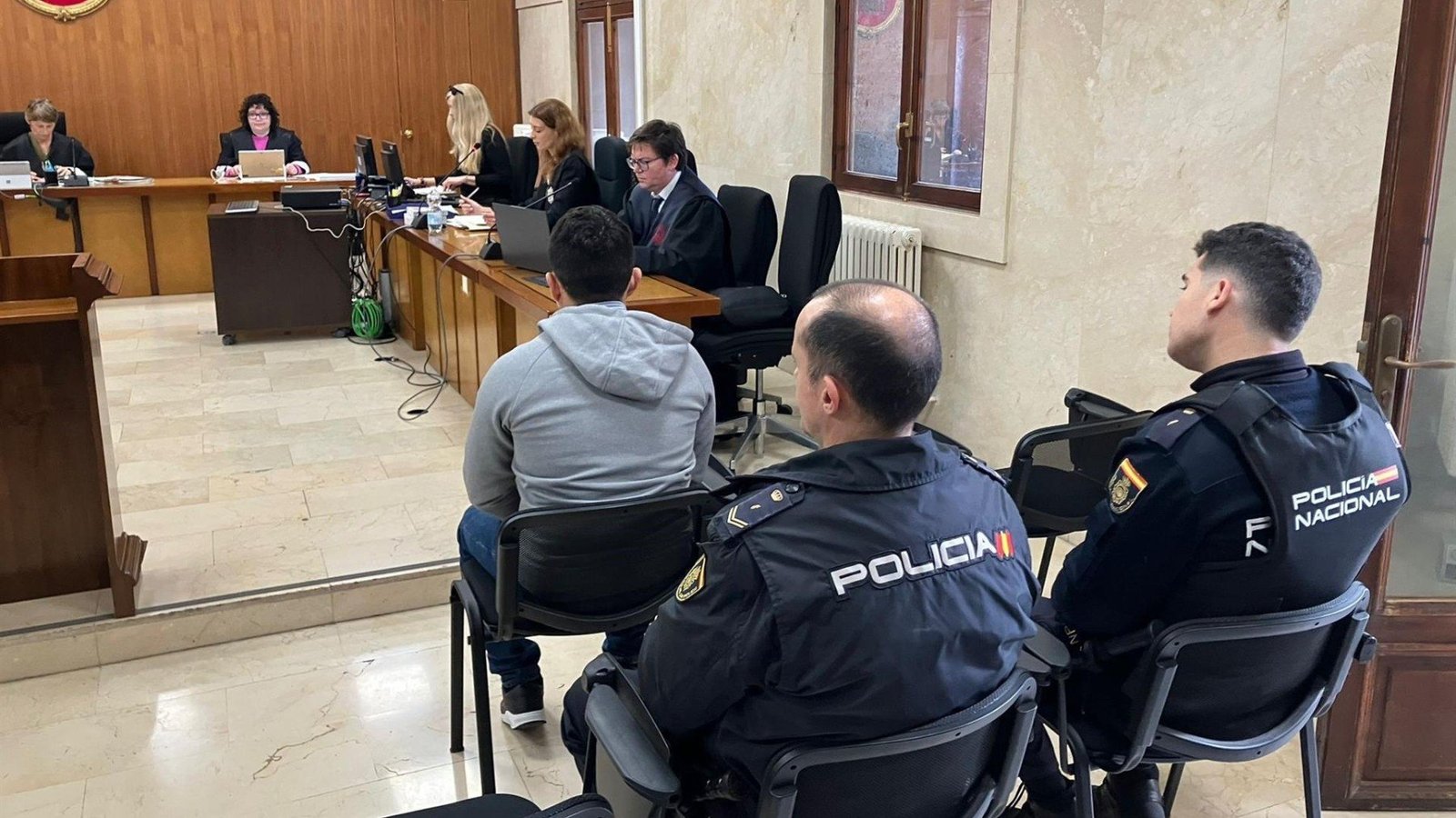 A puerta cerrada el juicio contra un hombre acusado de violar a su hija A puerta cerrada el juicio contra un hombre acusado de violar a su hija