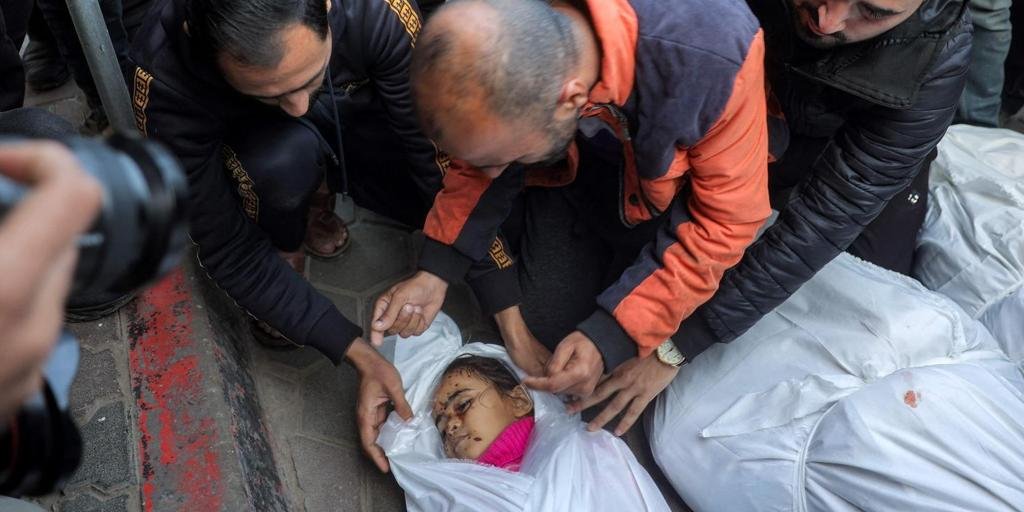 Israel y Hamás acercan posturas para lograr un alto el fuego con un acuerdo que incluye la liberación de 33 rehenes