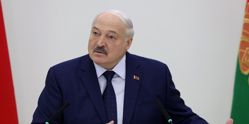 La comisión electoral de Bielorrusia ratifica el aplastante «triunfo» en las presidenciales de Lukashenko felicitado por Putin y Maduro La comisión electoral de Bielorrusia ratifica el aplastante «triunfo» en las presidenciales de Lukashenko felicitado por Putin y Maduro